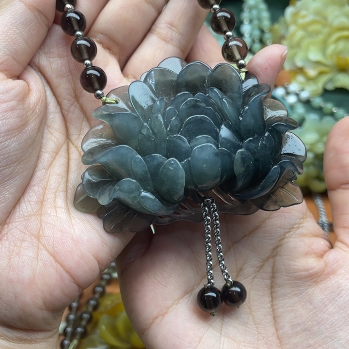 蛇纹石玉吊坠合金赵