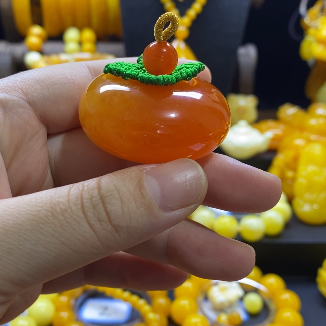 杨***杨非金属蜜糖柿子一个