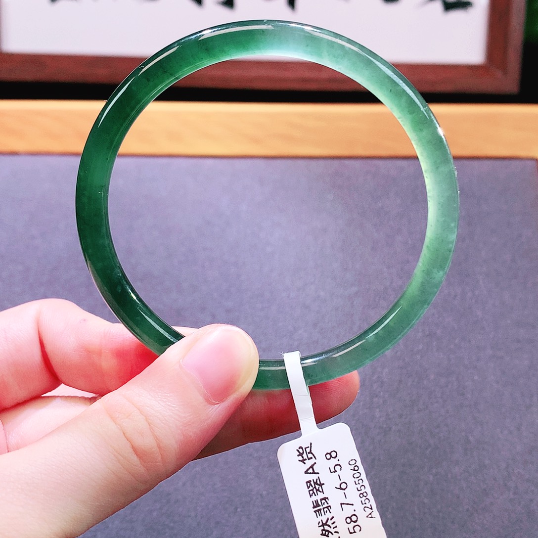 未镶嵌手镯翡翠天然翡翠