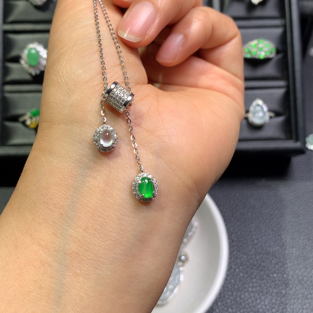 ****&翡翠银S925镶嵌颈饰