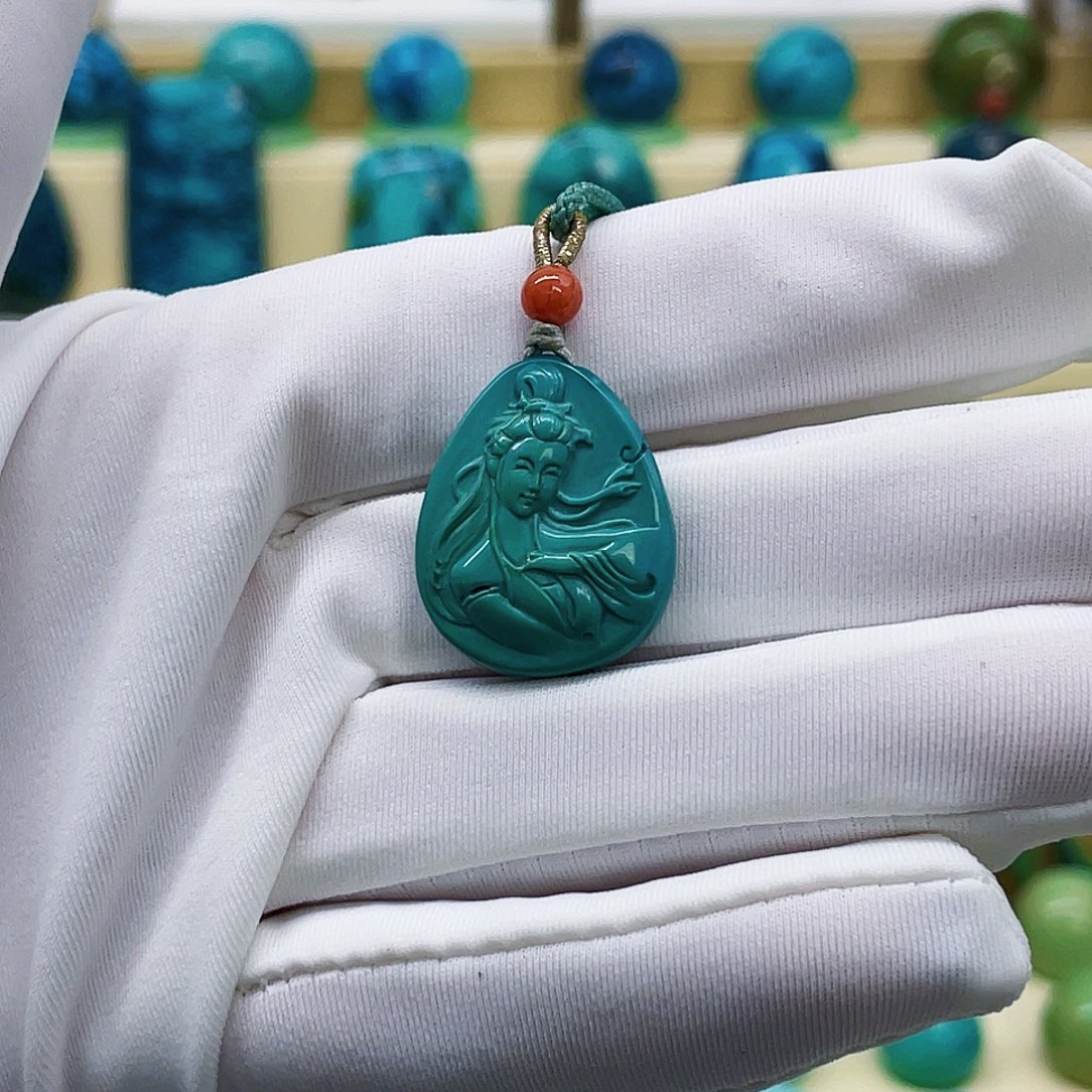 绿松石未镶嵌颈饰