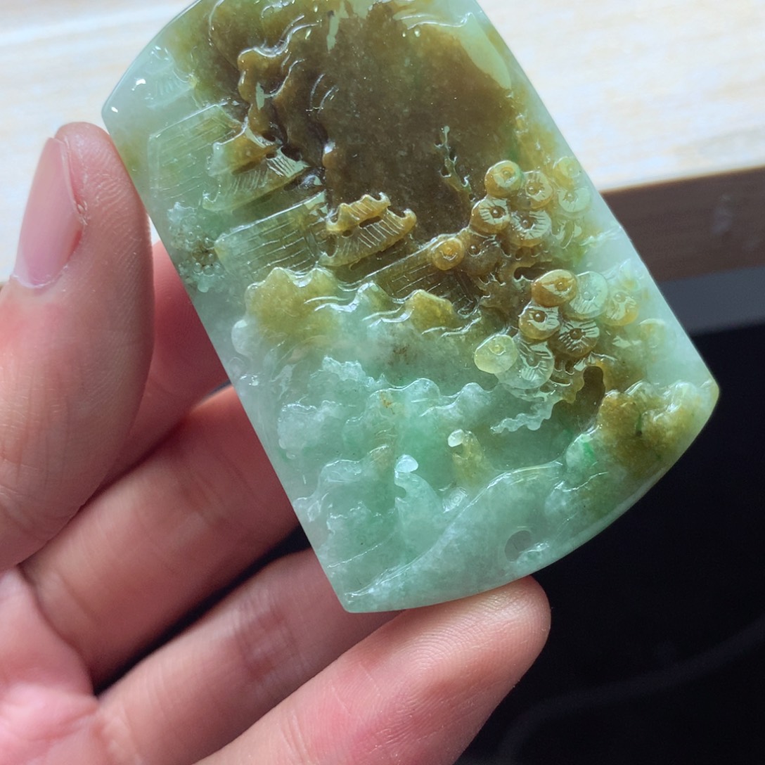 翡翠颈饰未镶嵌吊坠