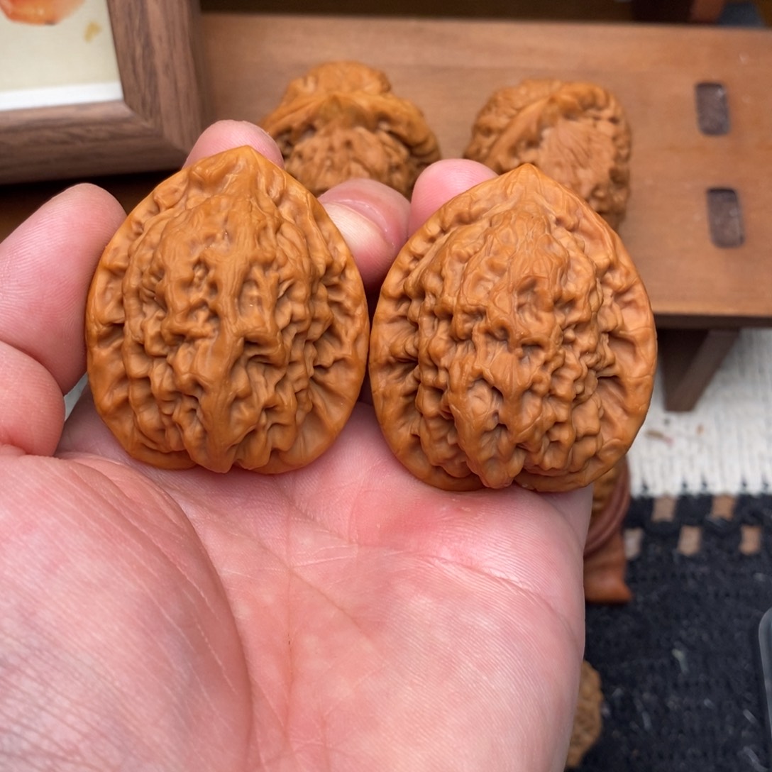 文玩核桃吊坠金公子38