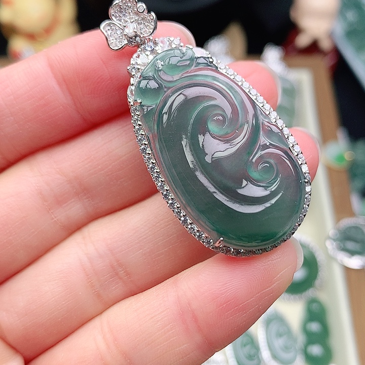 颈饰银S925镶嵌翡翠吊坠