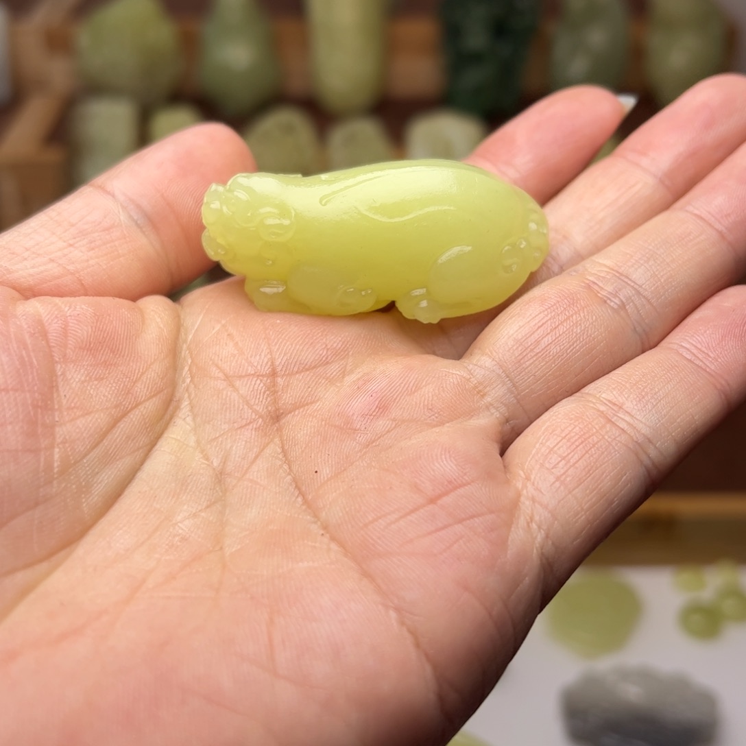 美***始和田玉（黄玉）未镶嵌颈饰