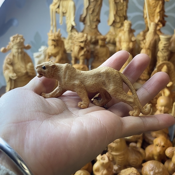 柏木（崖柏）金钱豹