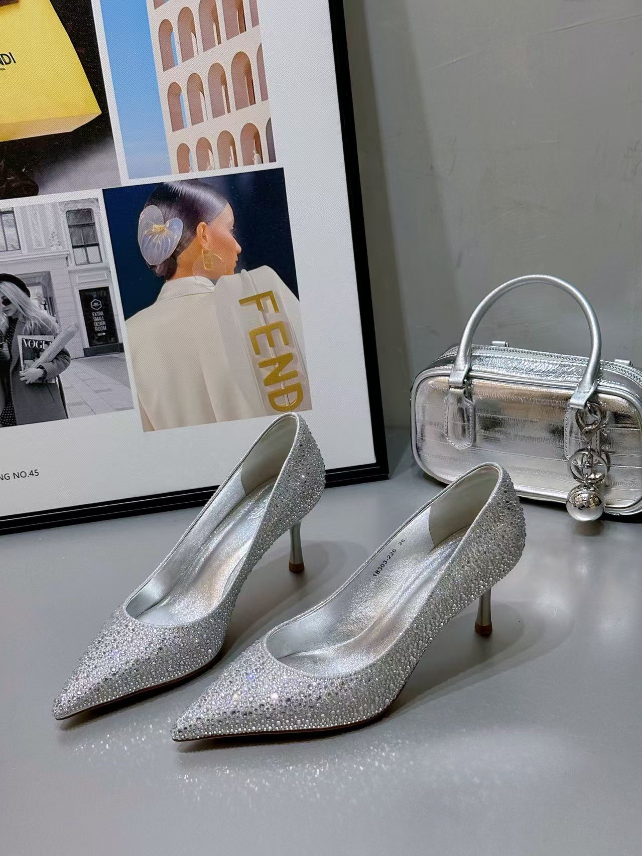 （清仓）欧货尖头高跟鞋新款手工烫钻细跟羊皮女神鞋