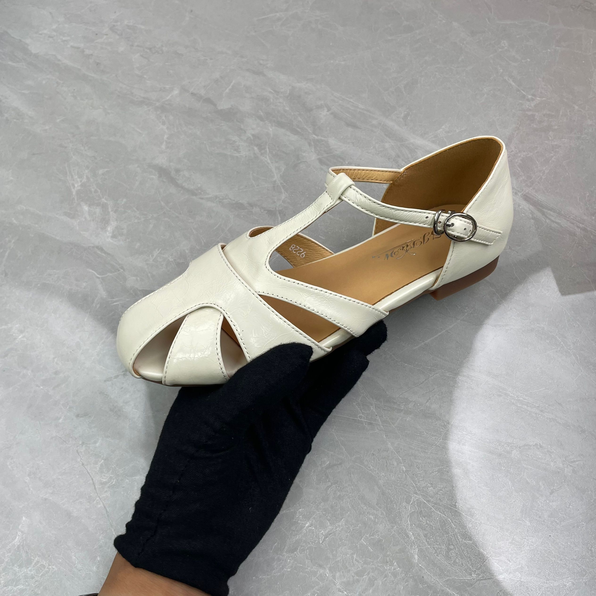 凉鞋女 (牛皮) 9228（孤品）a/c区35码