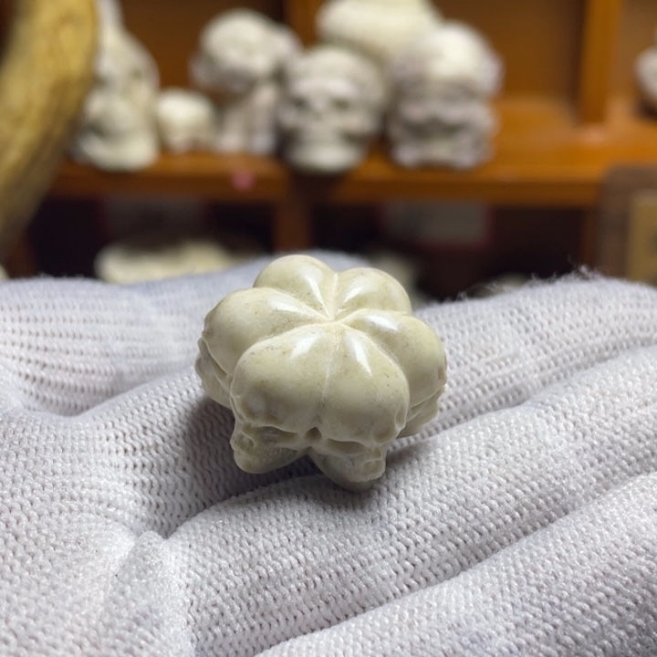 碑***海皮质非金属配饰鹿角雕刻骷髅