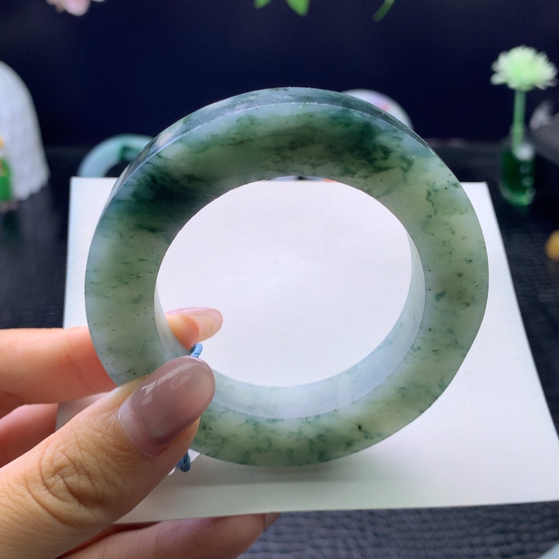定制翡翠未镶嵌手镯