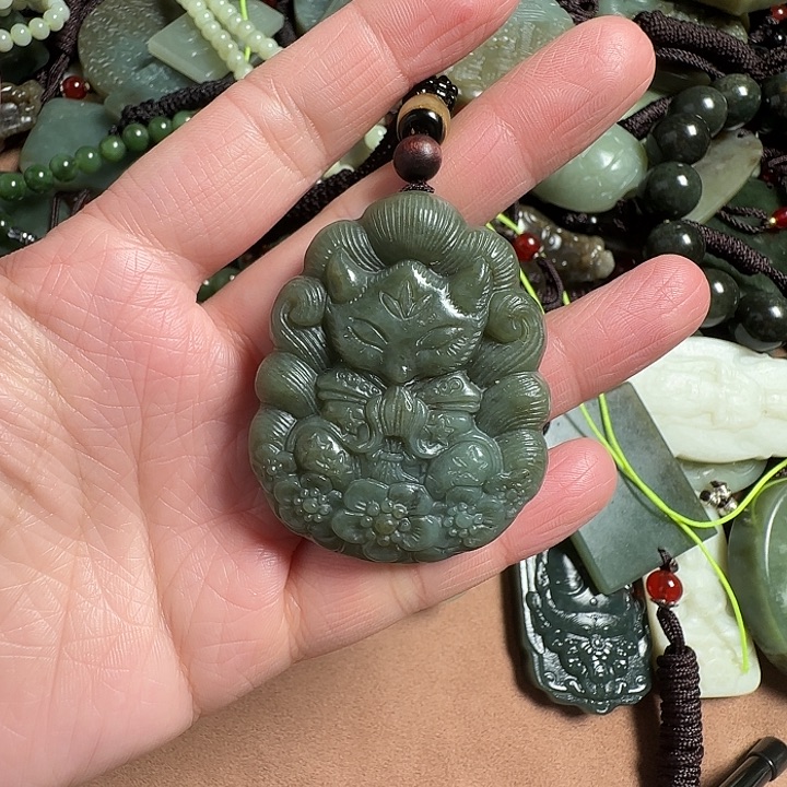 和田玉颈饰未镶嵌