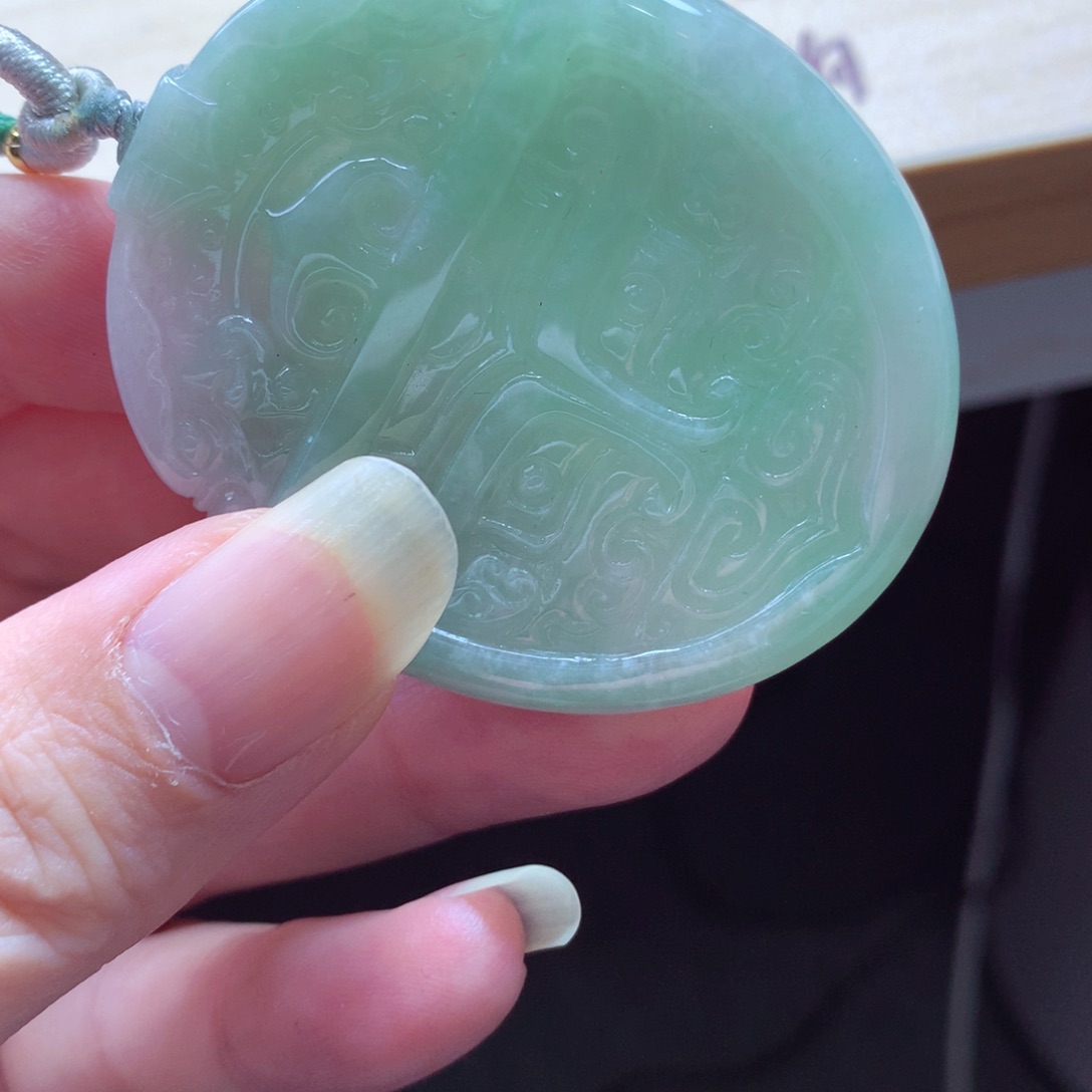 翡翠颈饰未镶嵌吊坠