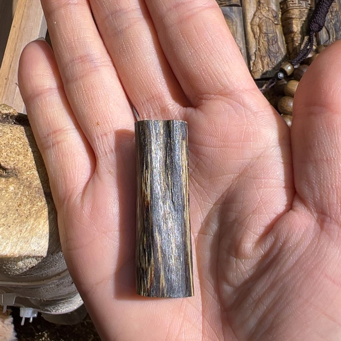 沉香吊坠绿棋楠吊坠3.9克