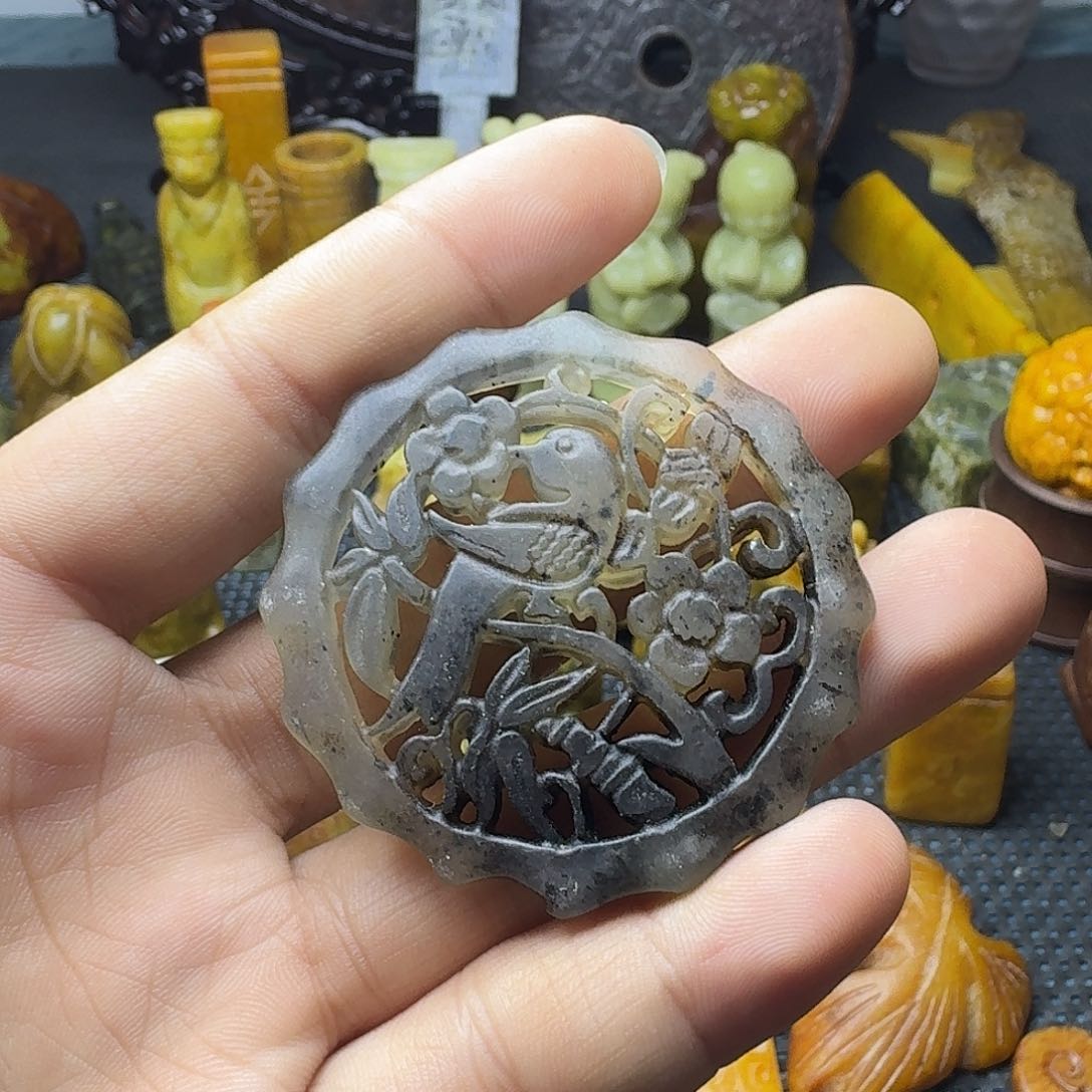 白玉菩提吊坠。。。