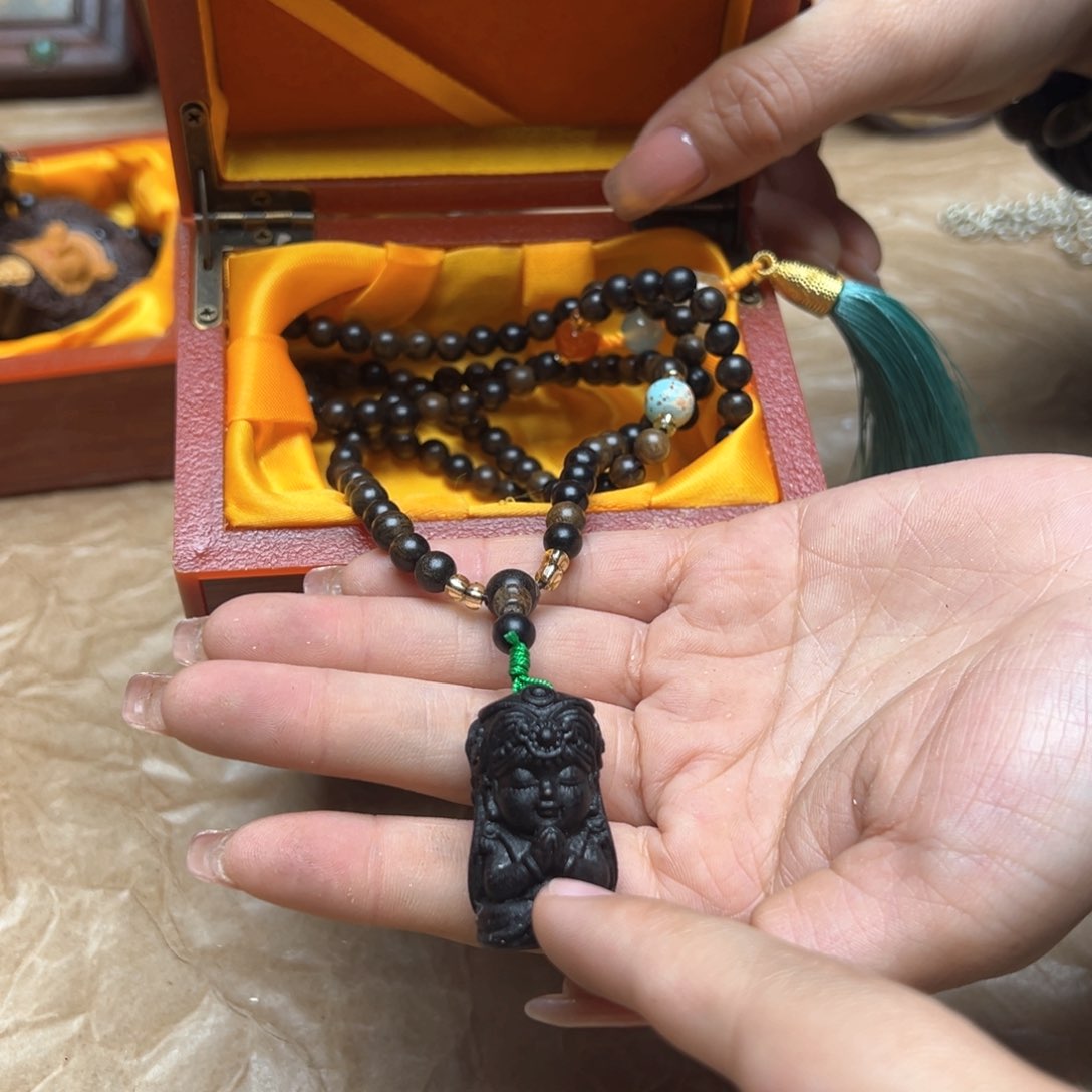 大叶紫檀（黑酸枝木类）