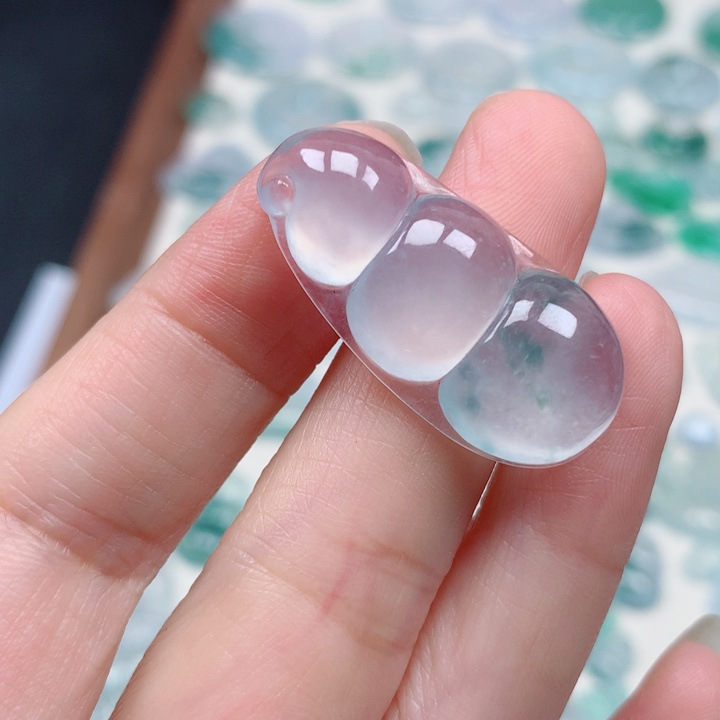 翡翠未镶嵌颈饰高冰飘花福豆