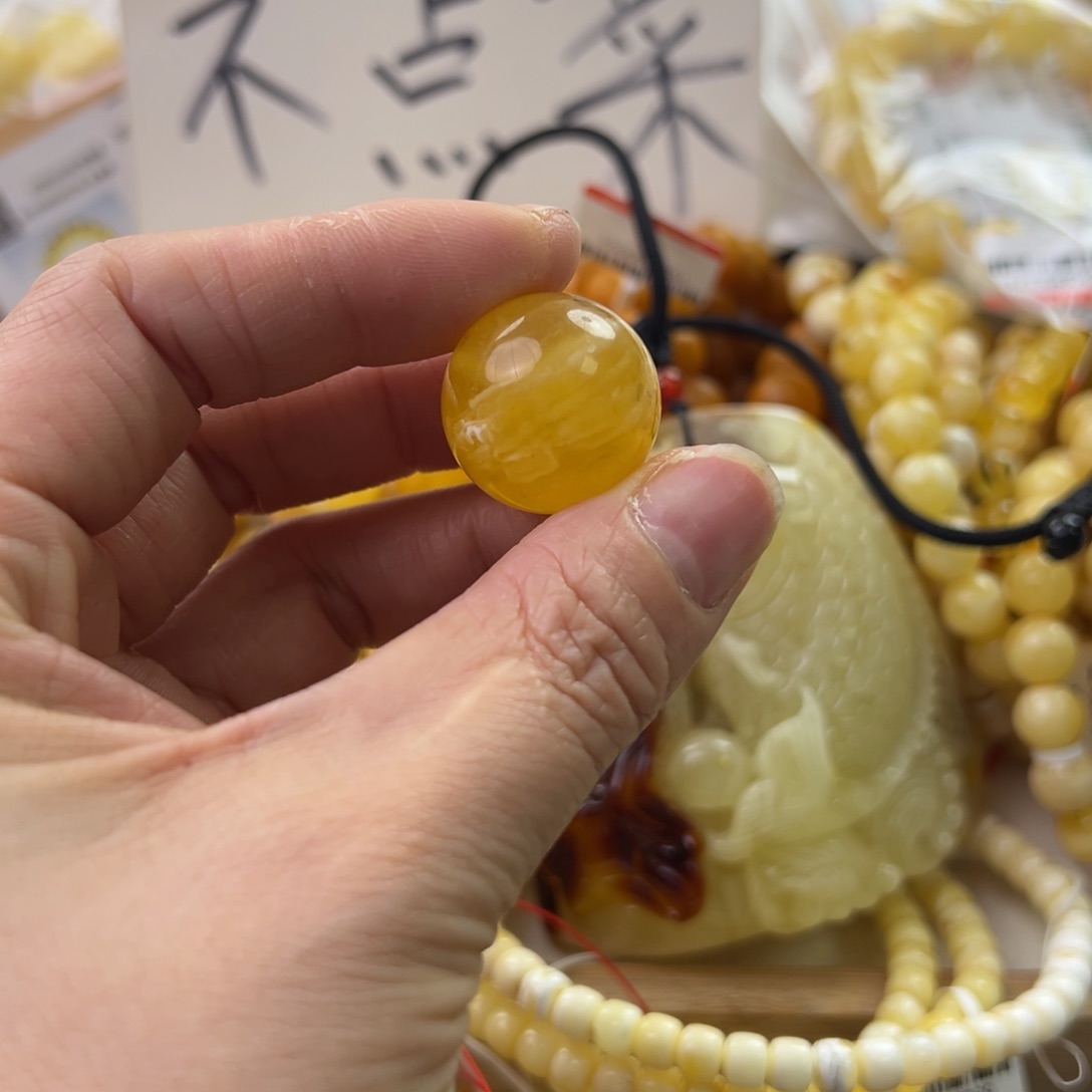 琥珀珠宝奇石未镶嵌