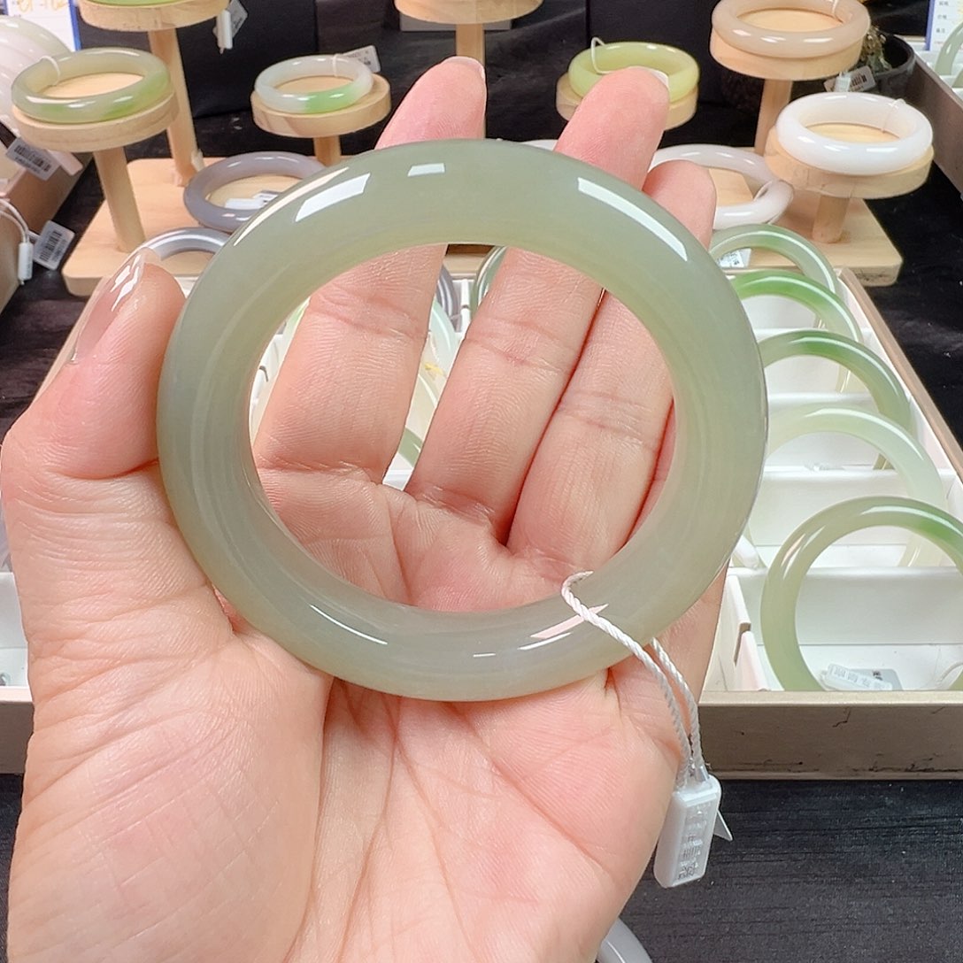 和田玉未镶嵌手镯55.6