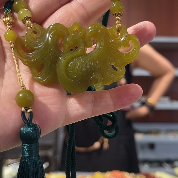 岫玉未镶嵌毛衣链