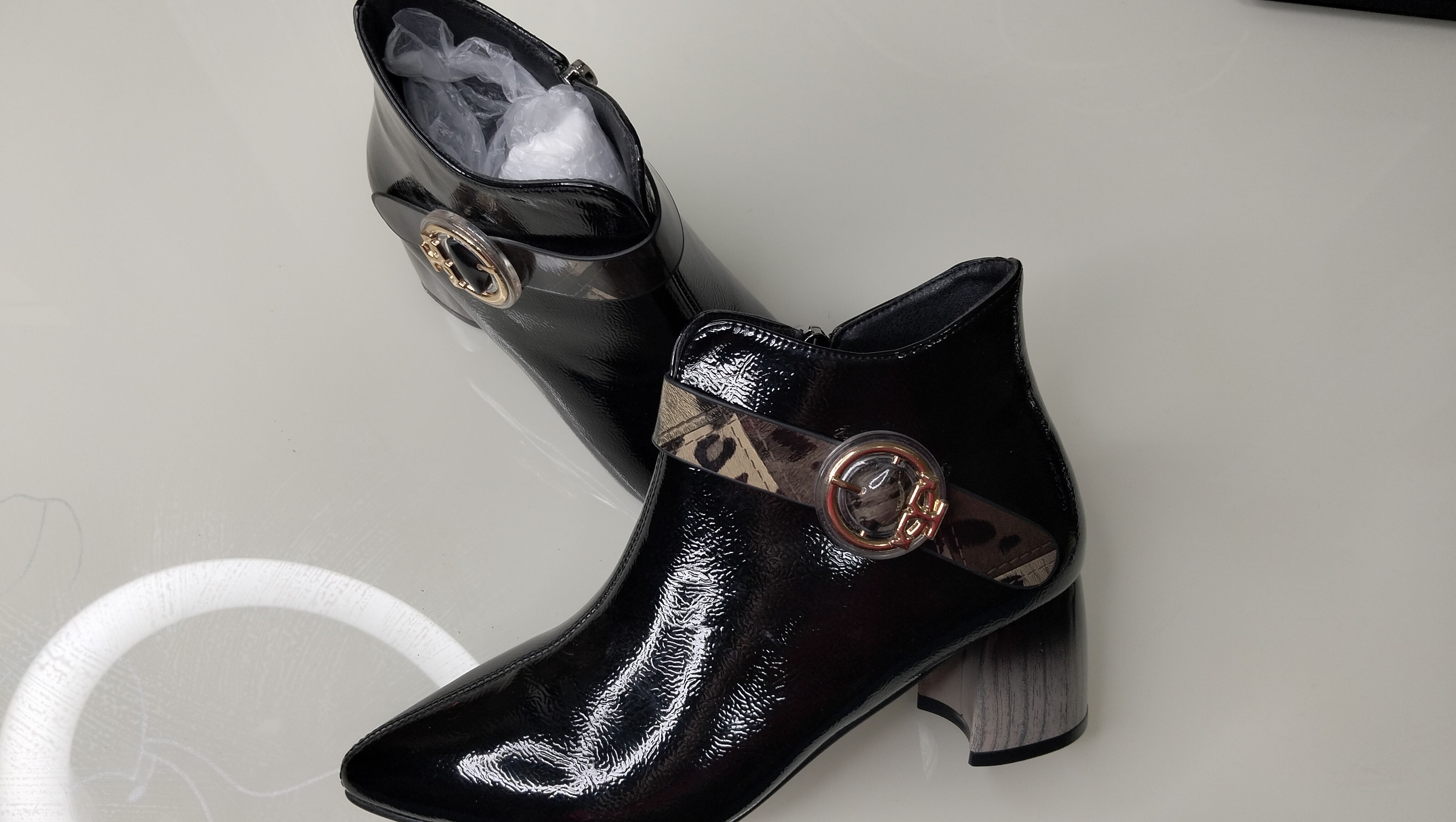 皮料女士冬季靴子贼好看