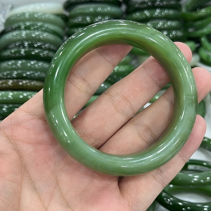 家***!和田玉未镶嵌手镯56～轻微包容