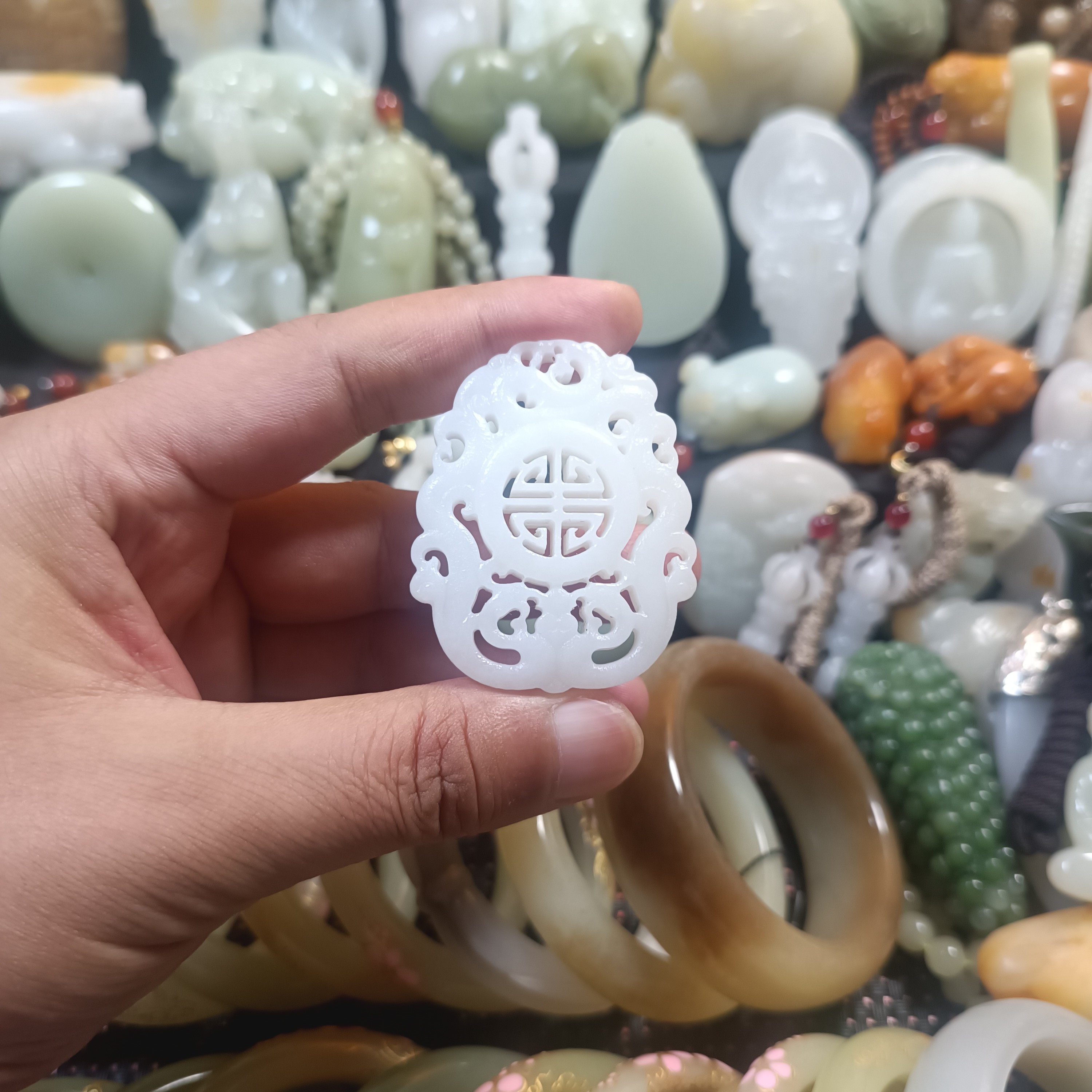 羊脂玉龙凤呈祥52×41.5×12mm重35.51克