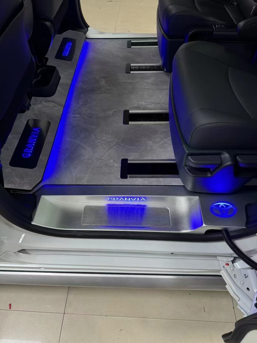 格瑞维亚实木地板改装塞纳航空铝大理石纹地板塞那