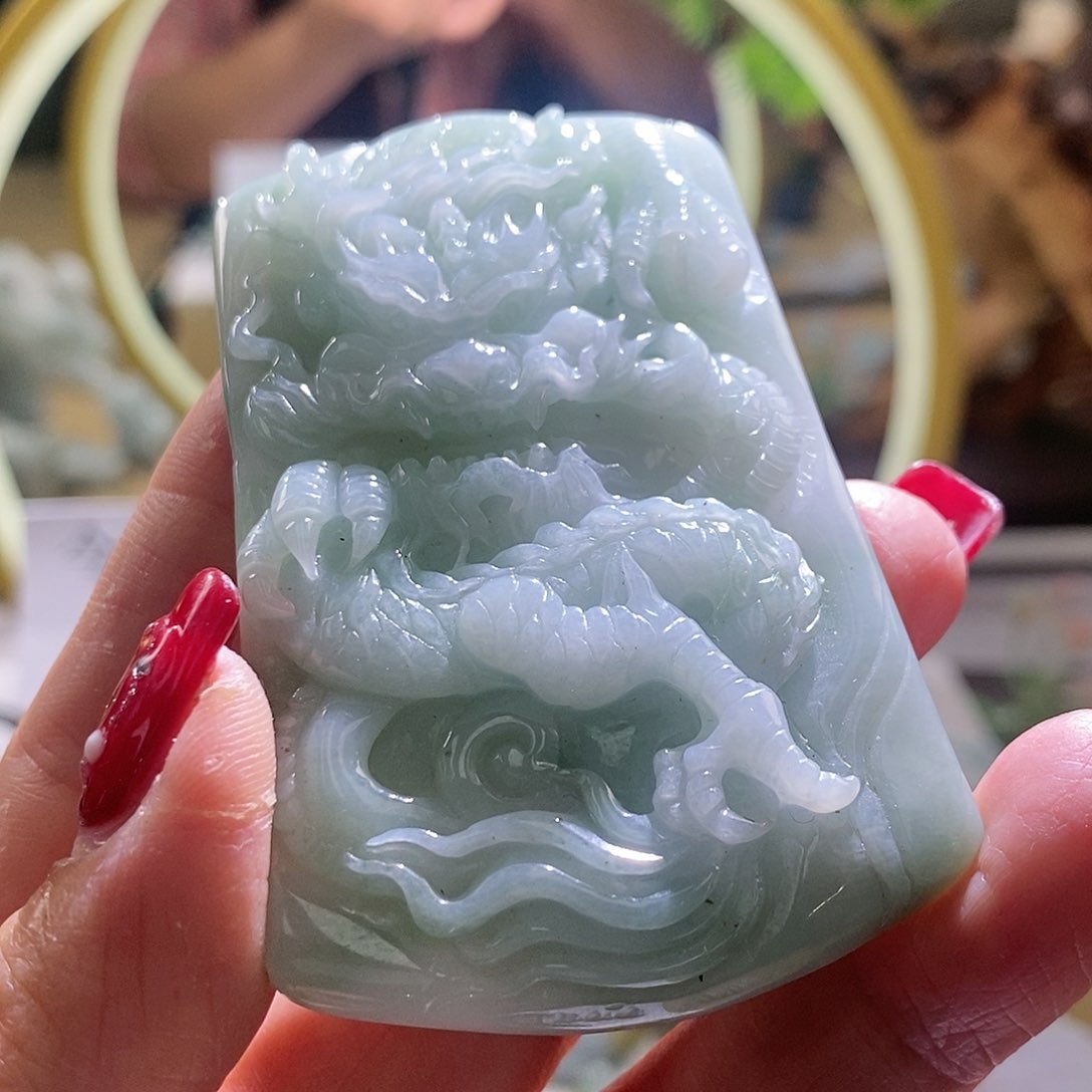 【闪购商品】翡翠颈饰未镶嵌龙牌
