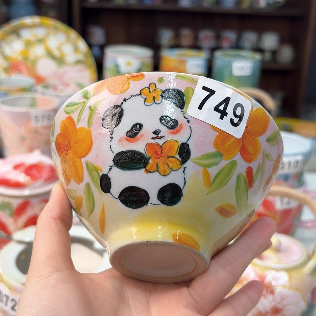 瓷片兔兔好可爱呀打