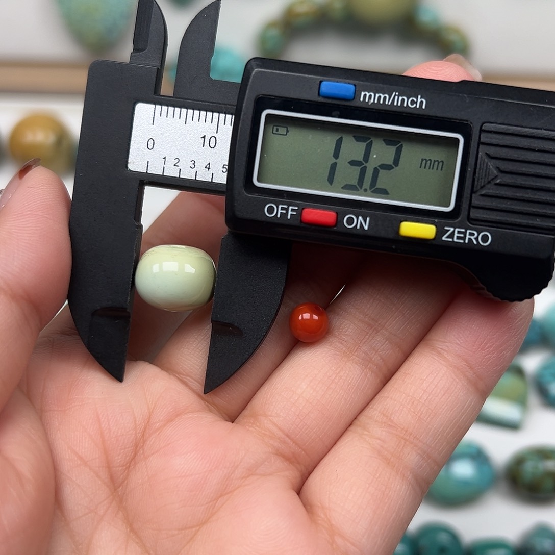 南红玛瑙未镶嵌珠宝奇石