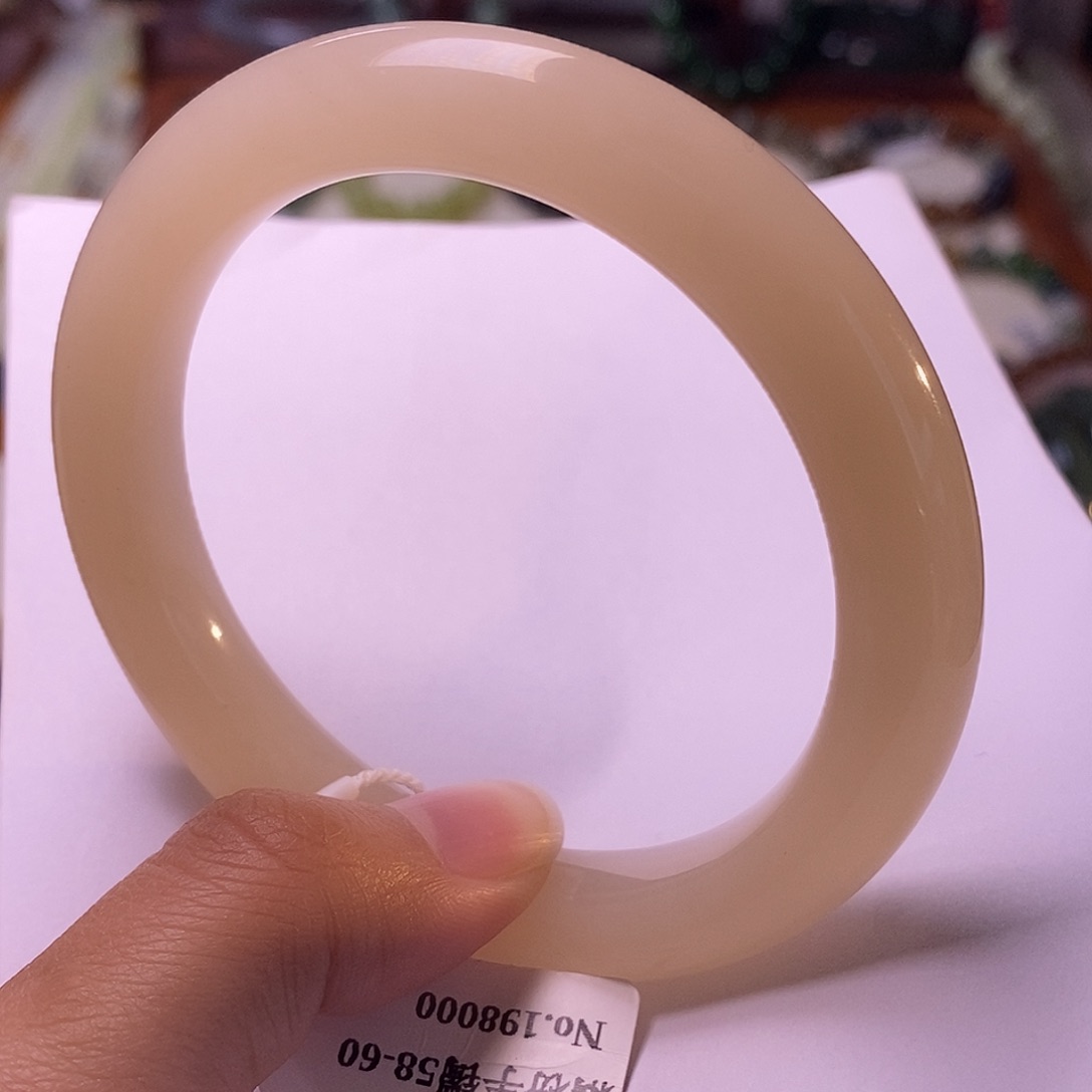 颈饰未镶嵌和田玉毕业级天花板老坑料浓红粉手镯59