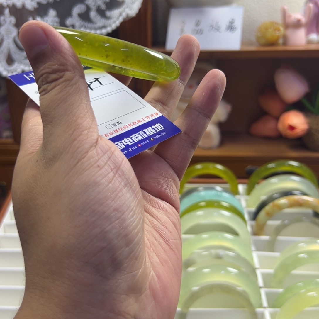 蛇纹石玉未镶嵌手镯384
