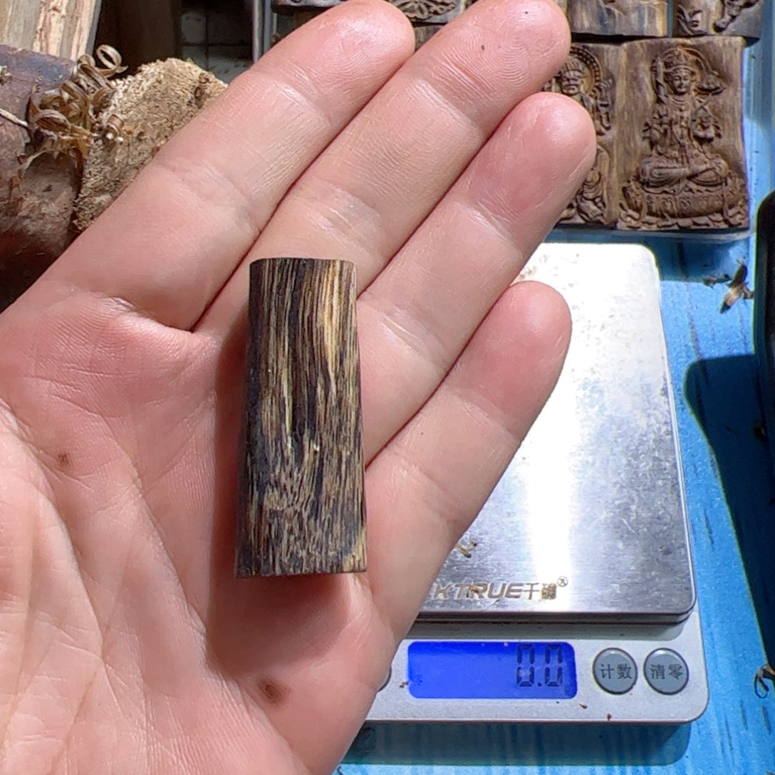 沉香吊坠白棋素牌3.6克