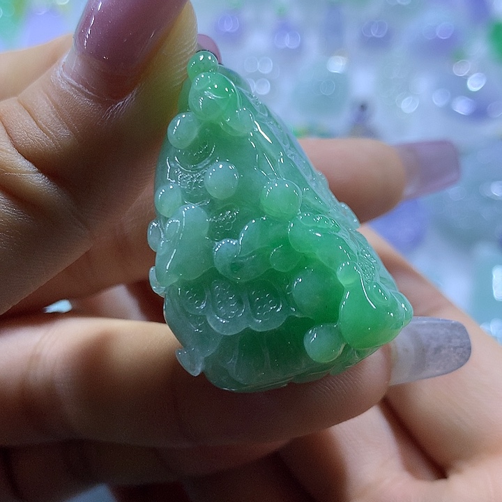 翡翠未镶嵌颈饰天然翡翠A货吊坠