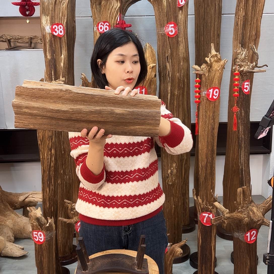 沉香摆件j****u沉香摆件