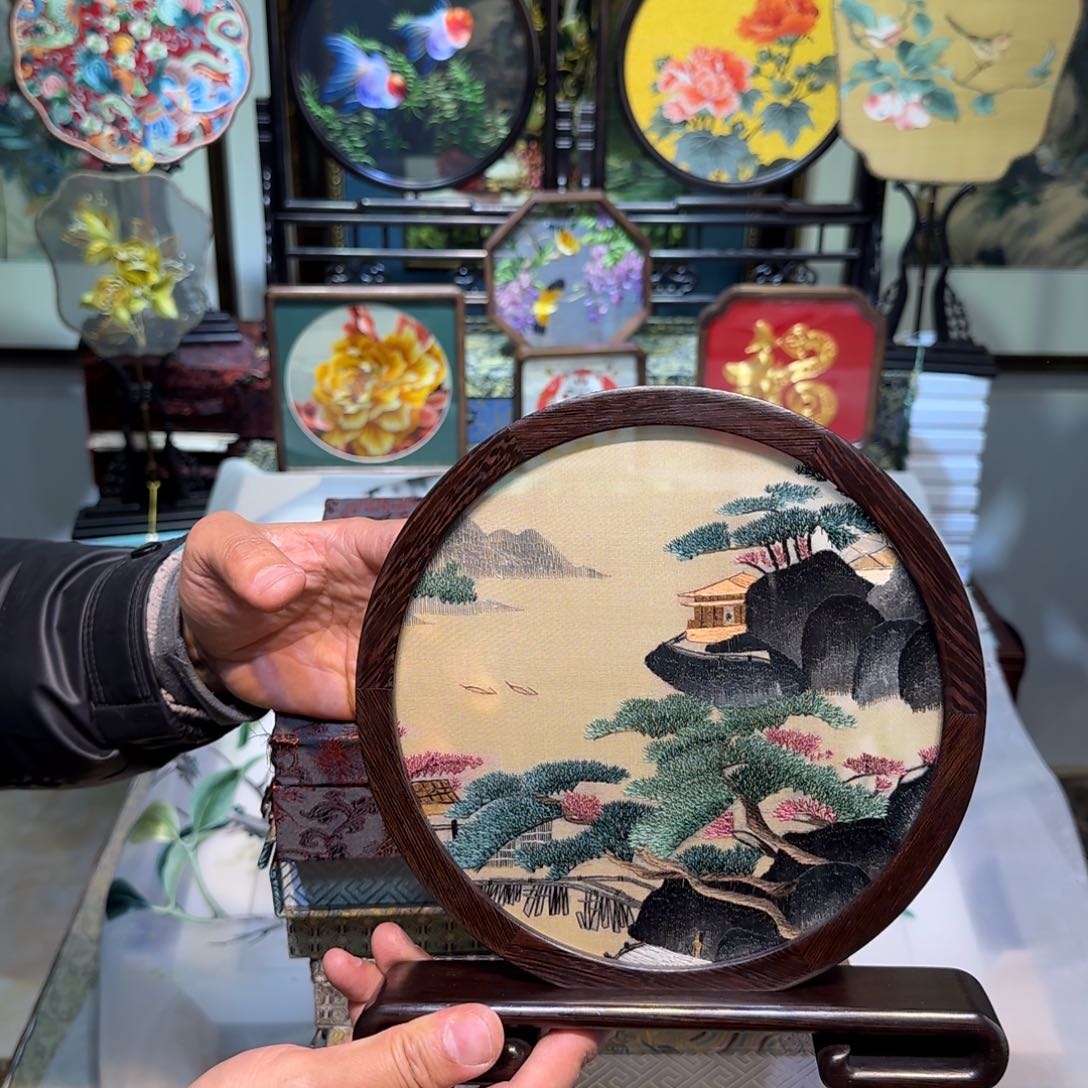 刺绣刺绣工艺精湛