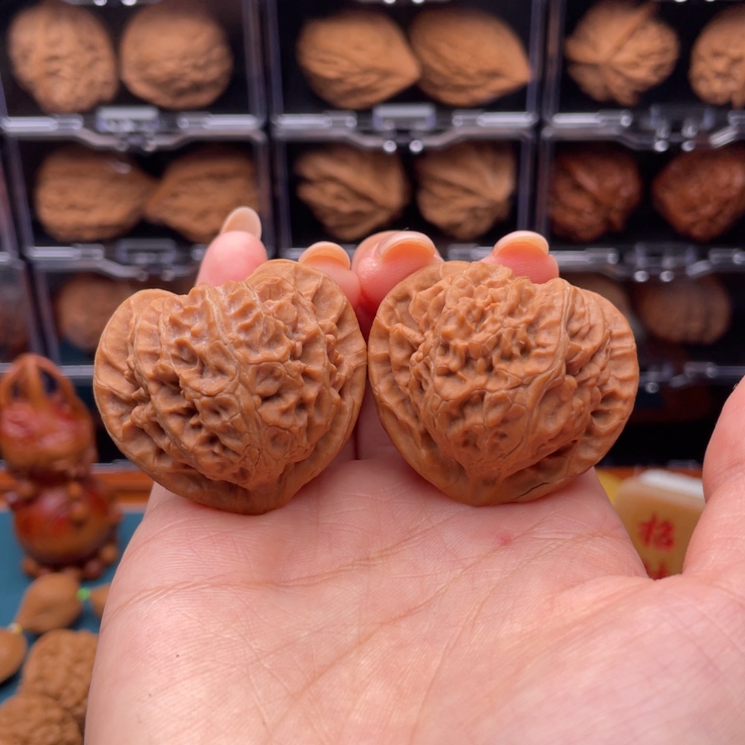 吊坠文玩核桃40尺桃心