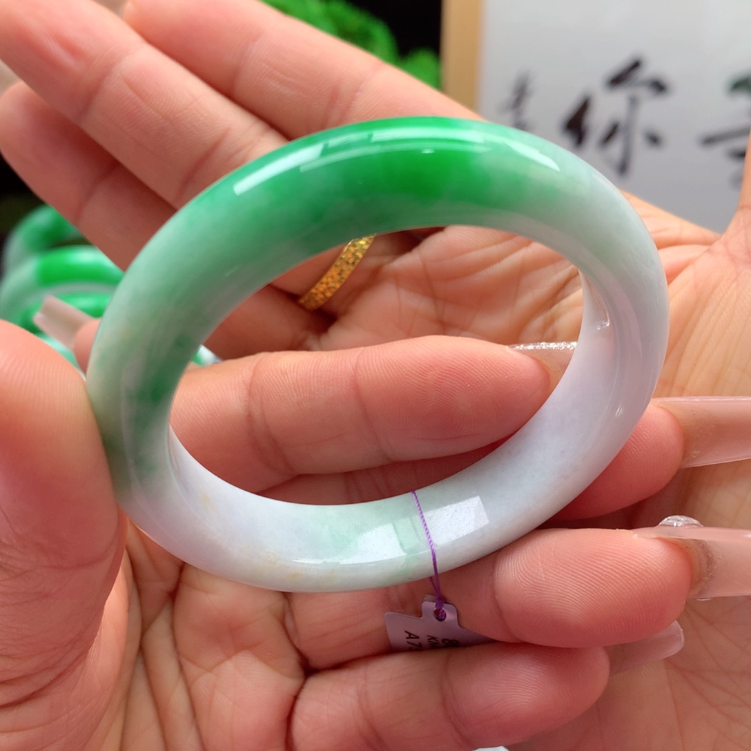 未镶嵌手镯翡翠缅甸