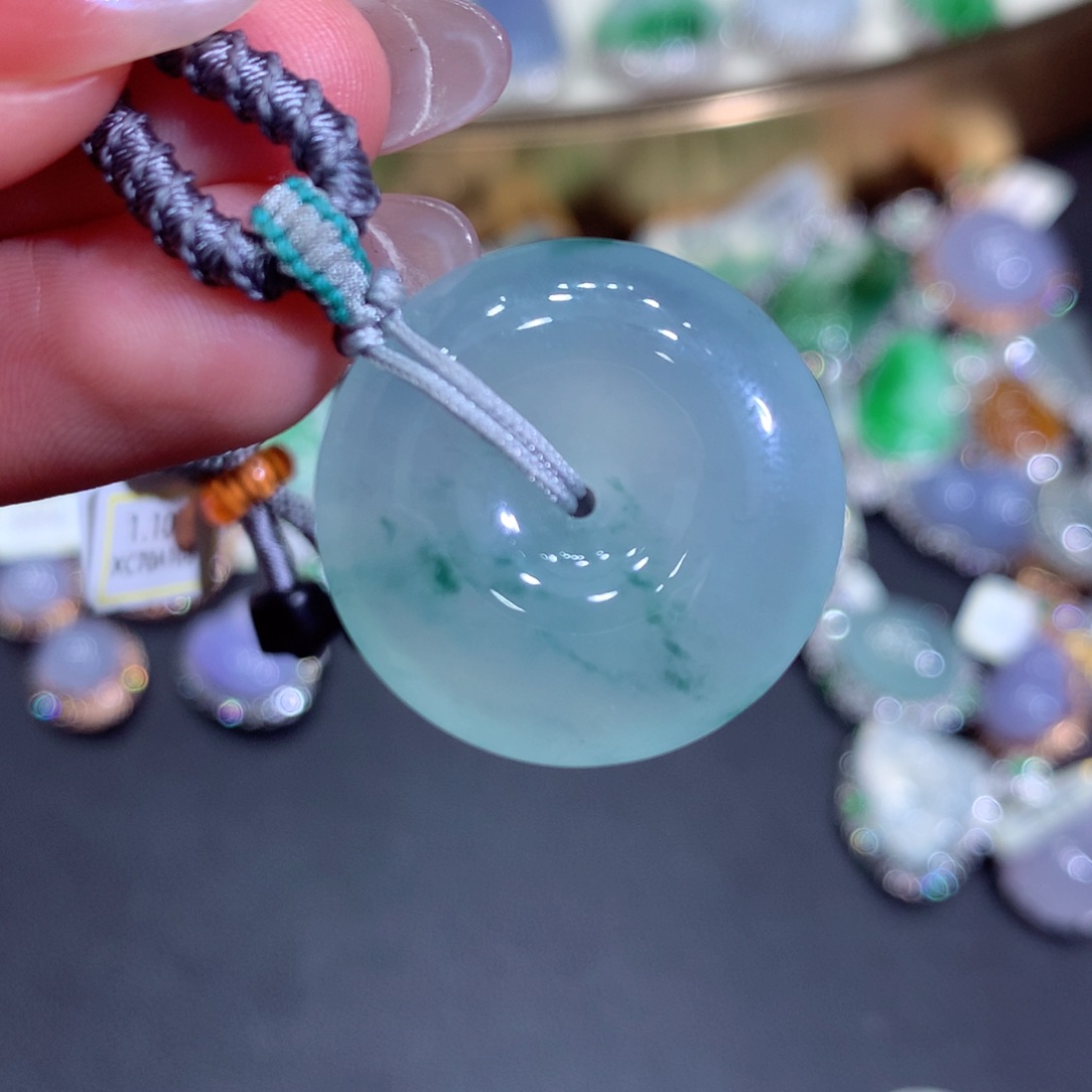 翡翠吊坠(赠链)18K金镶嵌