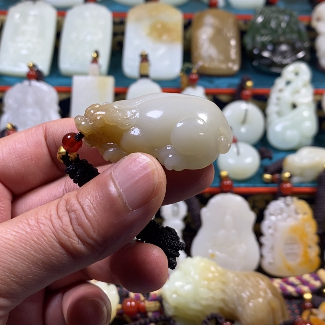 和田玉未镶嵌挂件