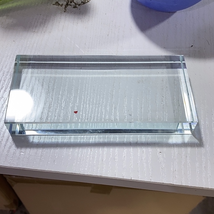 人***挺水晶底做高2厘米宽12厘米