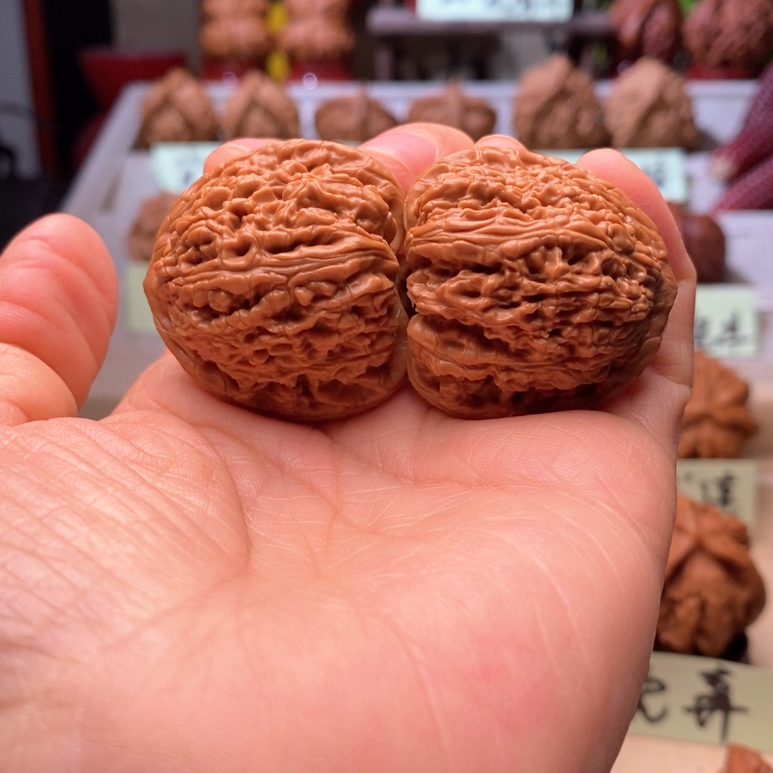 盐***尽文玩核桃把件红宝石