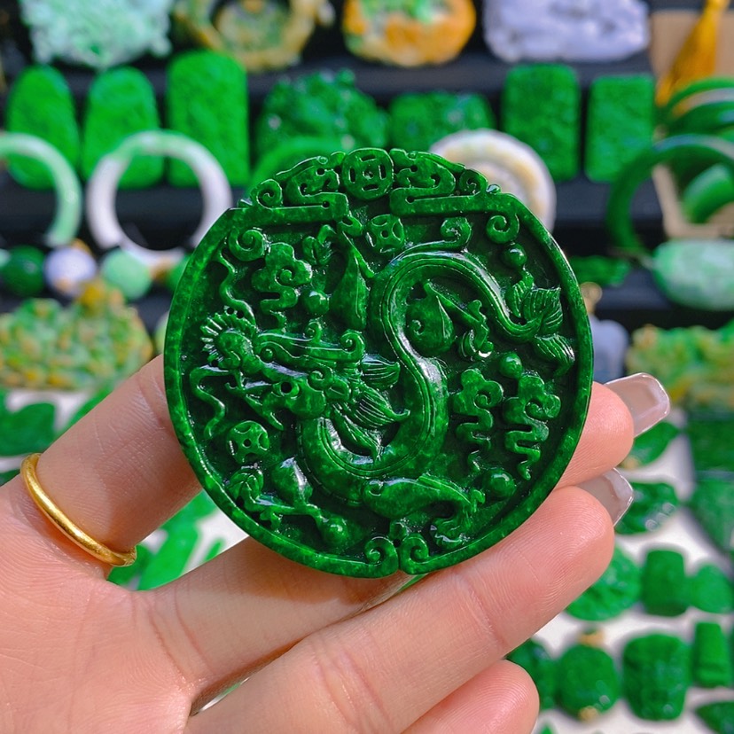 【闪购商品】翡翠颈饰未镶嵌辣绿龙凤圆牌