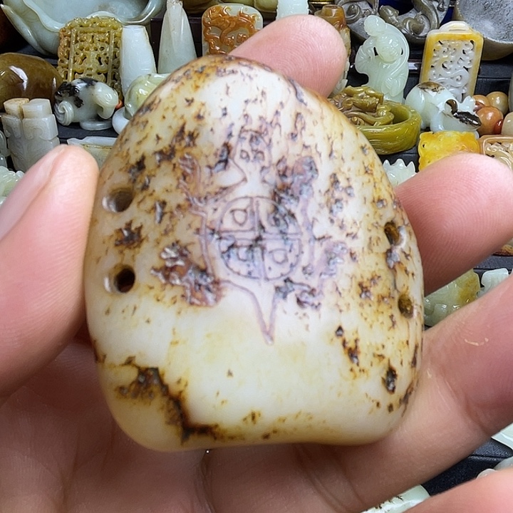 颈饰未镶嵌和田玉