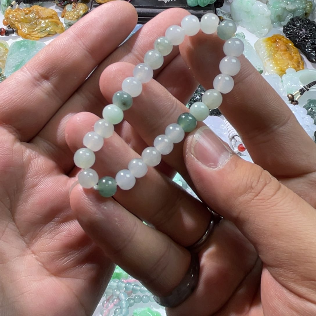 翡翠颈饰未镶嵌天然