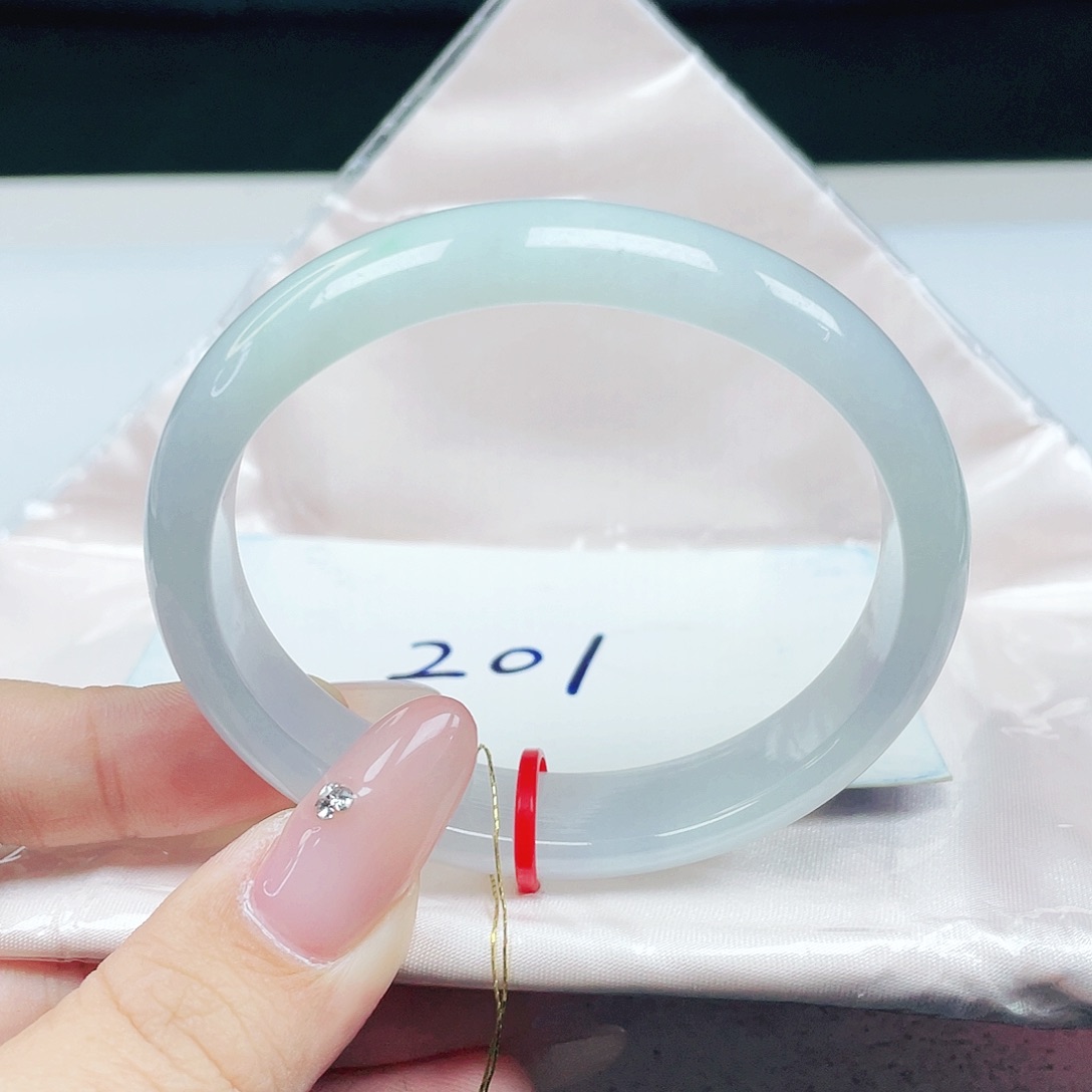 翡翠未镶嵌手镯 贵妃57+