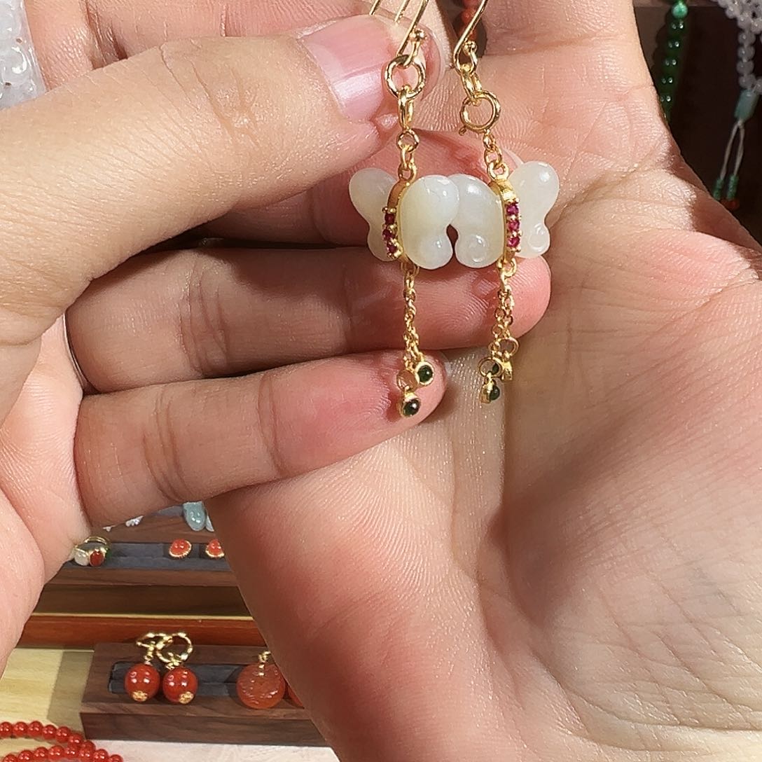 和田玉耳饰未镶嵌