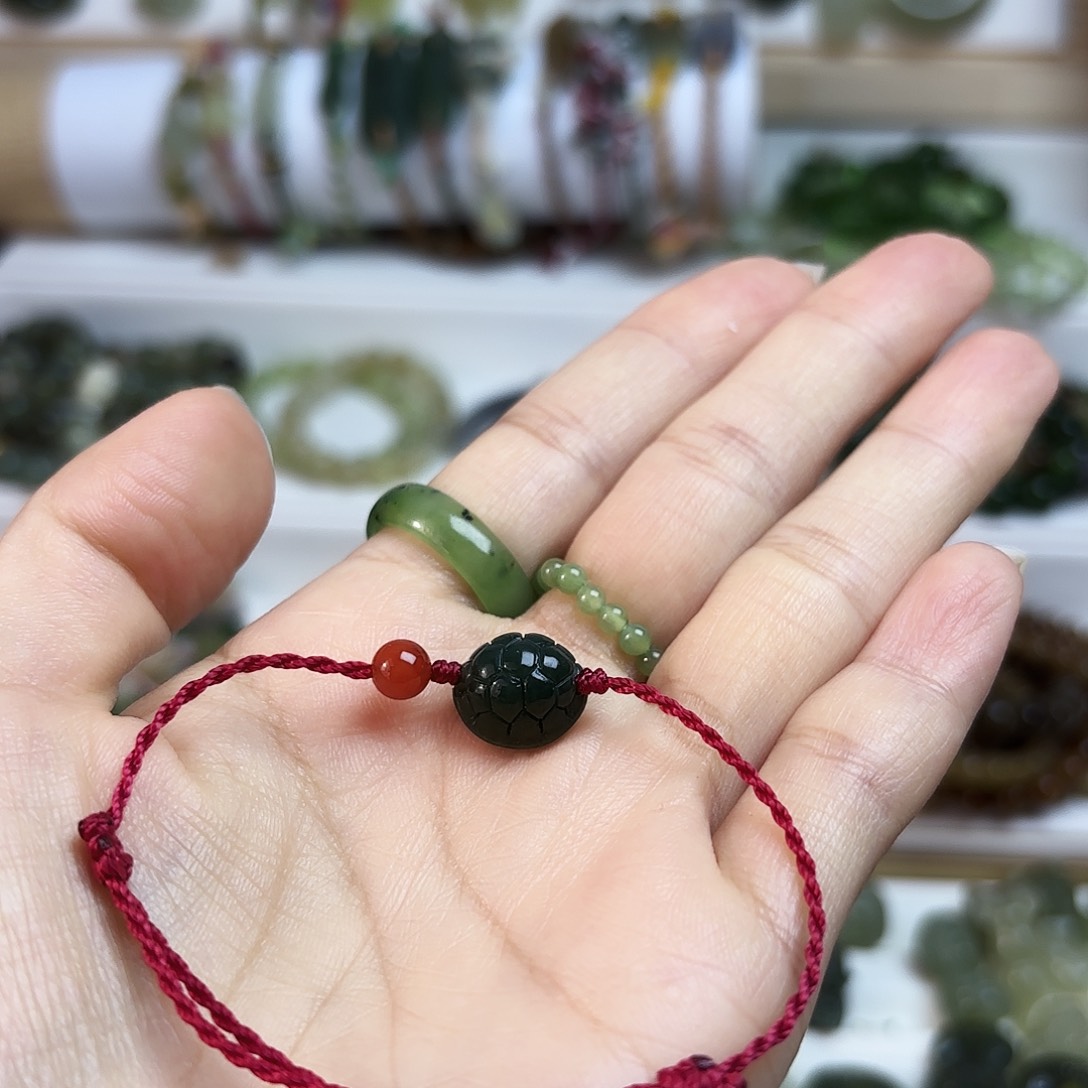 和田玉颈饰未镶嵌富甲天下手绳