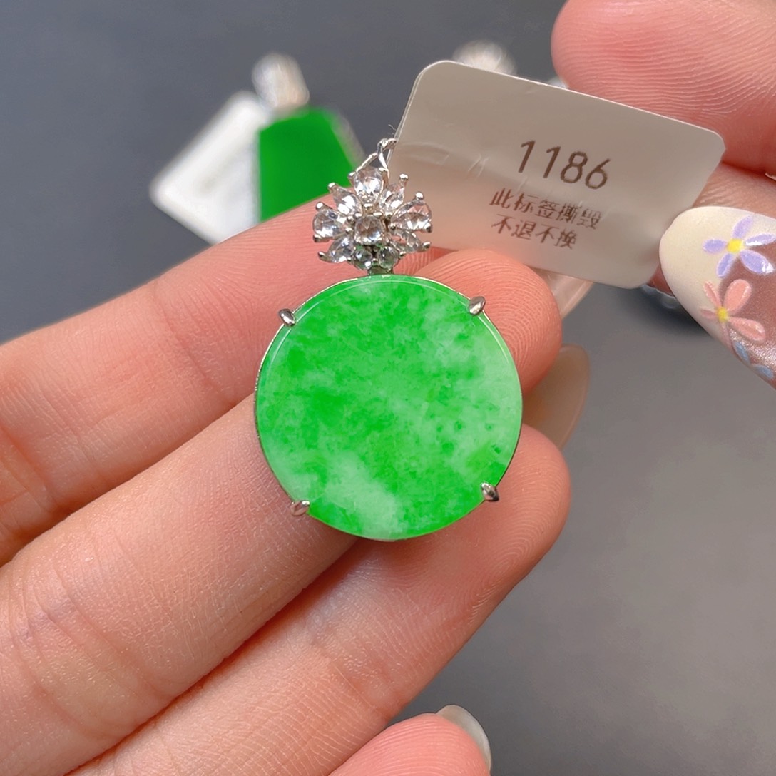 【闪购商品】颈饰银S925镶嵌翡翠翡翠