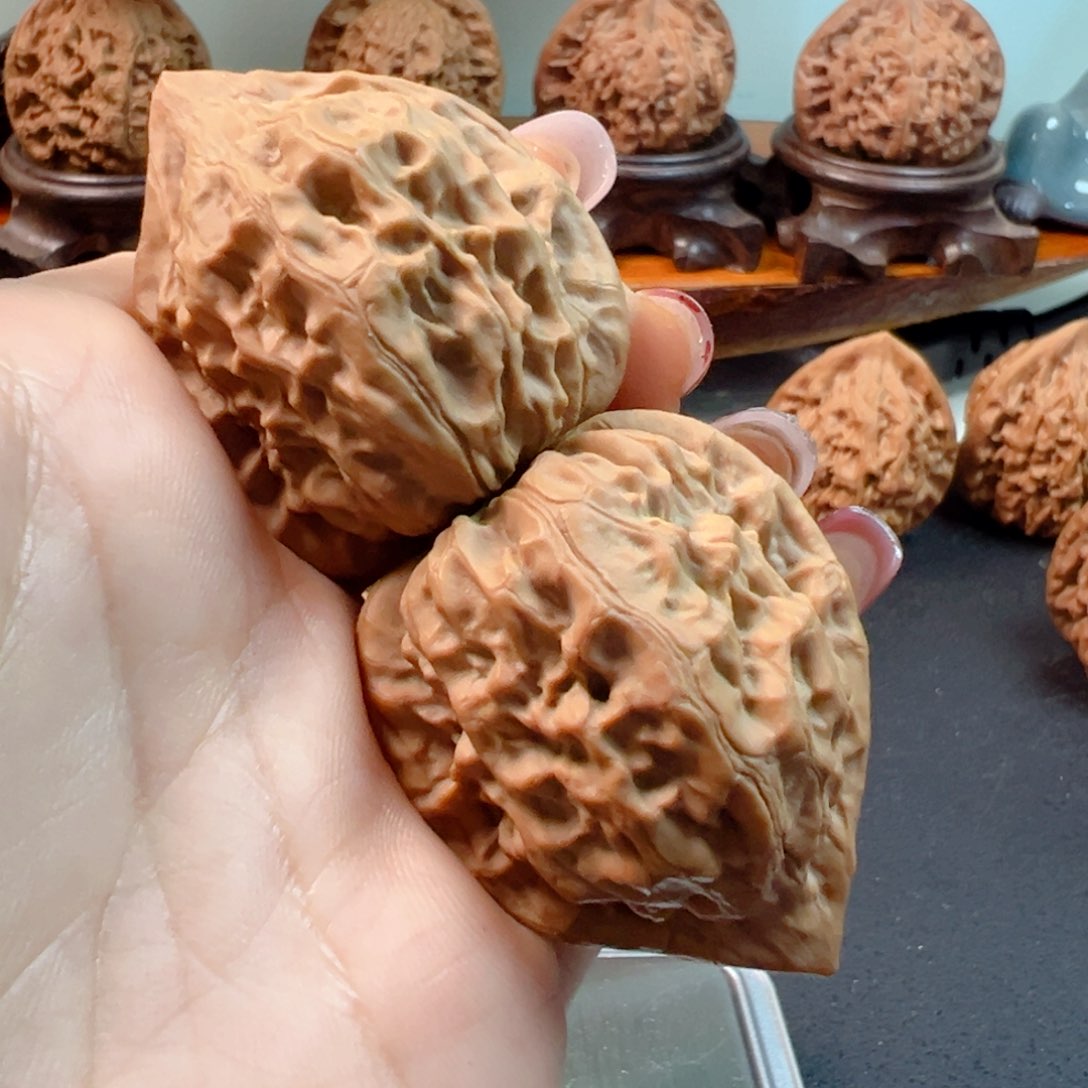 文玩核桃把件鸡心野麻手把件